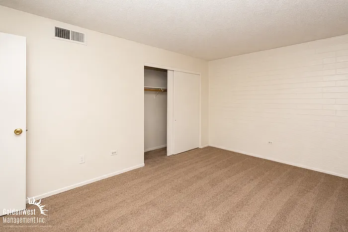 2041 W Berridge Ln #11 — Photo 15