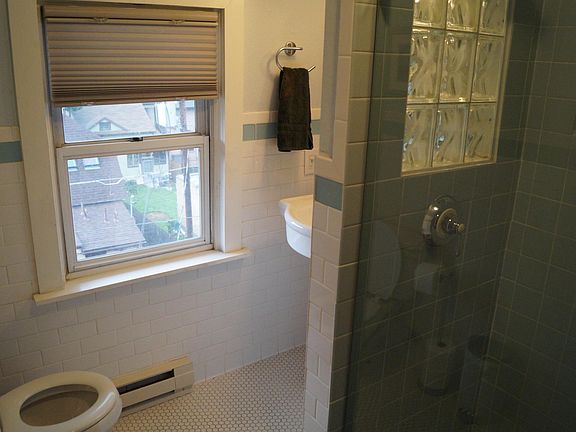 4th image of 1355 N Franklin St APT 6