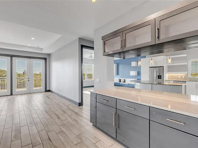 701 E 3rd Ave #PENTHOUSE — Photo 17
