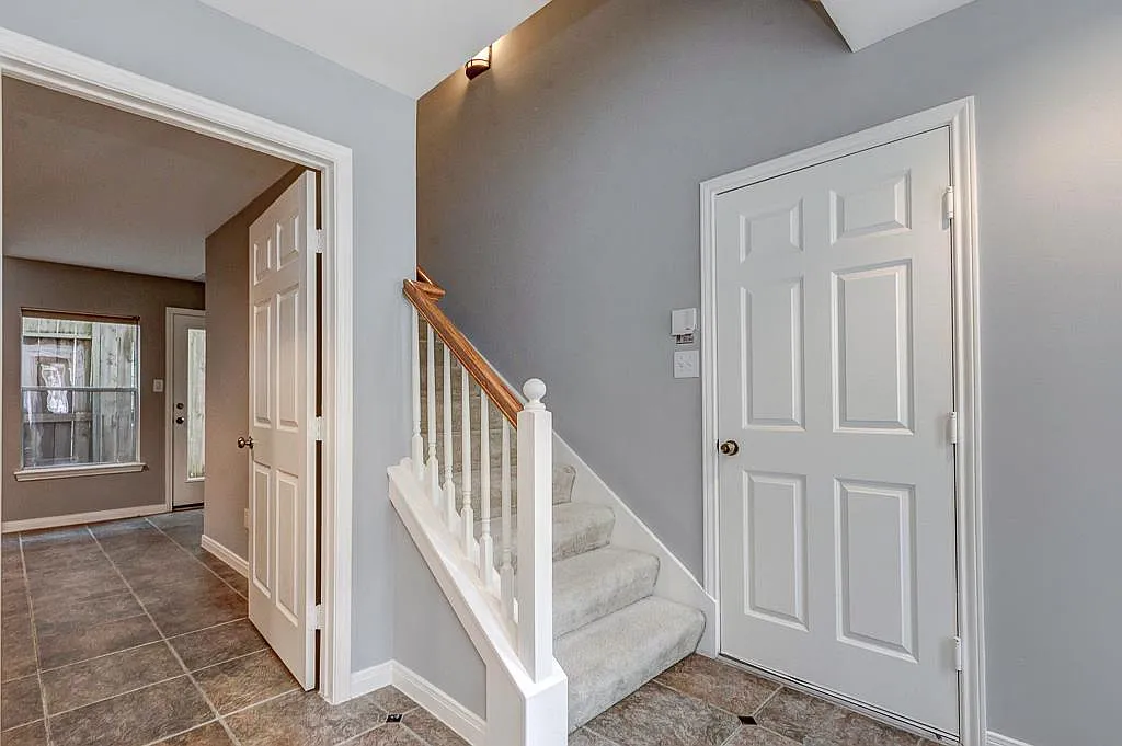3 bed, 2.5 bath, 1919 sqft, $2,800 — Photo 4