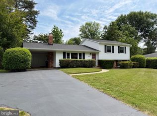 5616 Ashfield Rd, Alexandria, VA 22315
