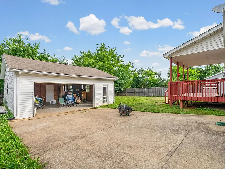 919 Van Buren Ave — Photo 28