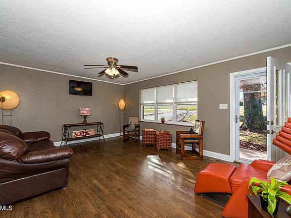5th image of 130 Garwood Ln