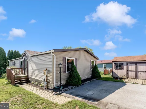 12109 Heather Dr, Hagerstown, MD 21740
