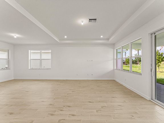 5th image of 12056 SW Pantone Street