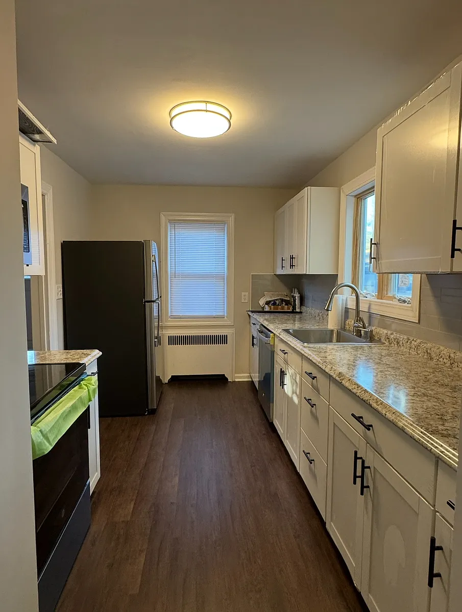 Building Photo - 35 Newark Pompton Tpke