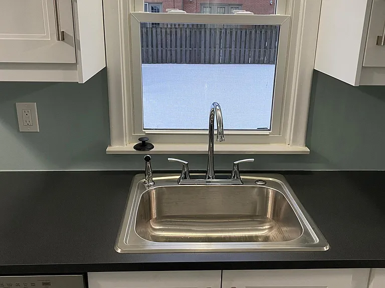 528 E Cambourne St — Photo 16