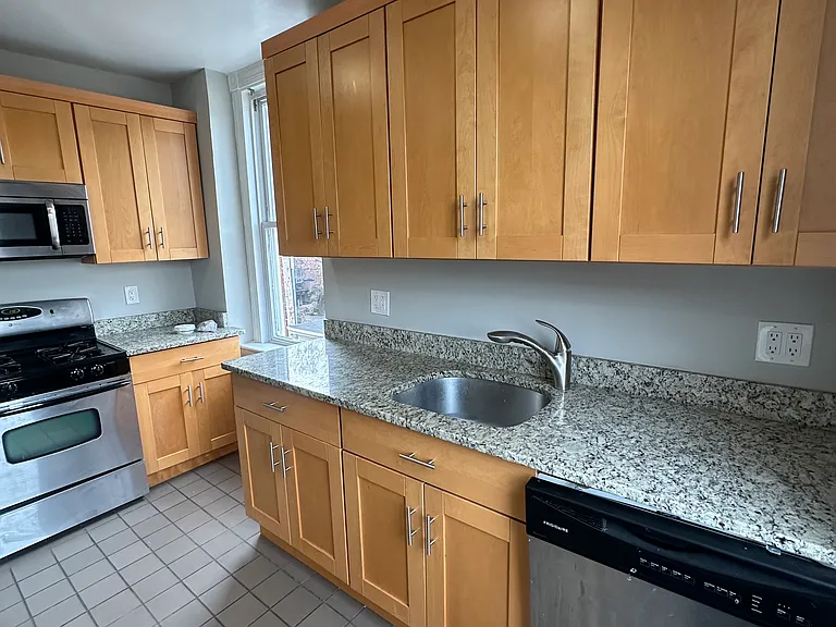 533 Chapel St #5 — Photo 4