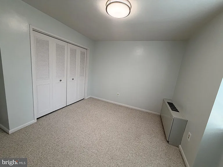 4390 Lorcom Ln #404 — Photo 13
