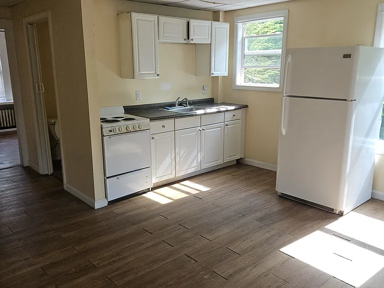 23 Drew St #3 — Photo 4
