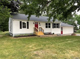 6821 Cedar St, Akron, NY 14001