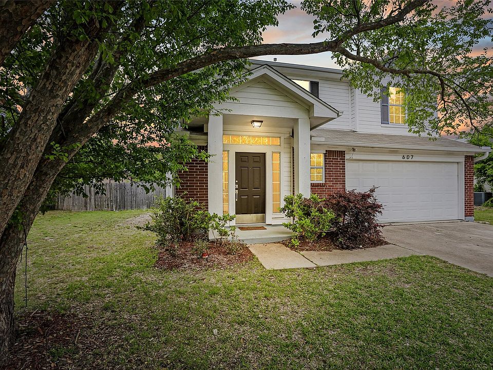 1st image of 607 Sparkling Brook Ln