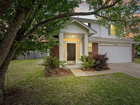 607 Sparkling Brook Ln, Leander, TX 78641