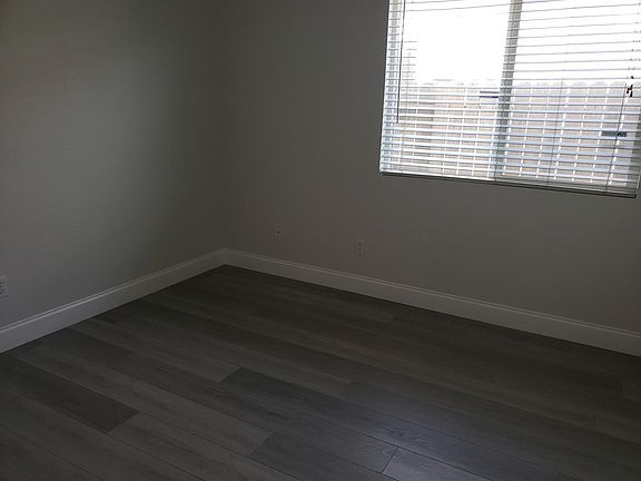5th image of 3268 Poppy St