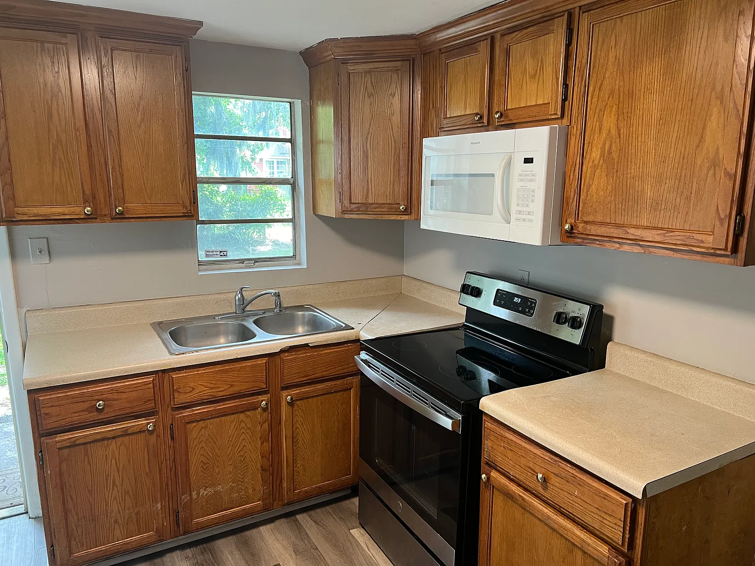 3 bed, 1107 sqft, $1,700 — Photo 3