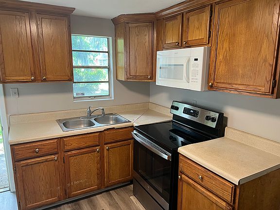 3rd image of 627 E 35th St