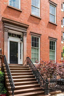 Sold by Sotheby's International Realty | media 18