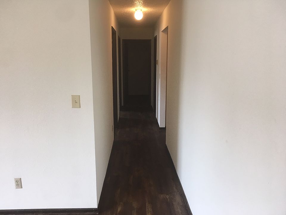 1st image of 1015 Laramie Dr APT 3