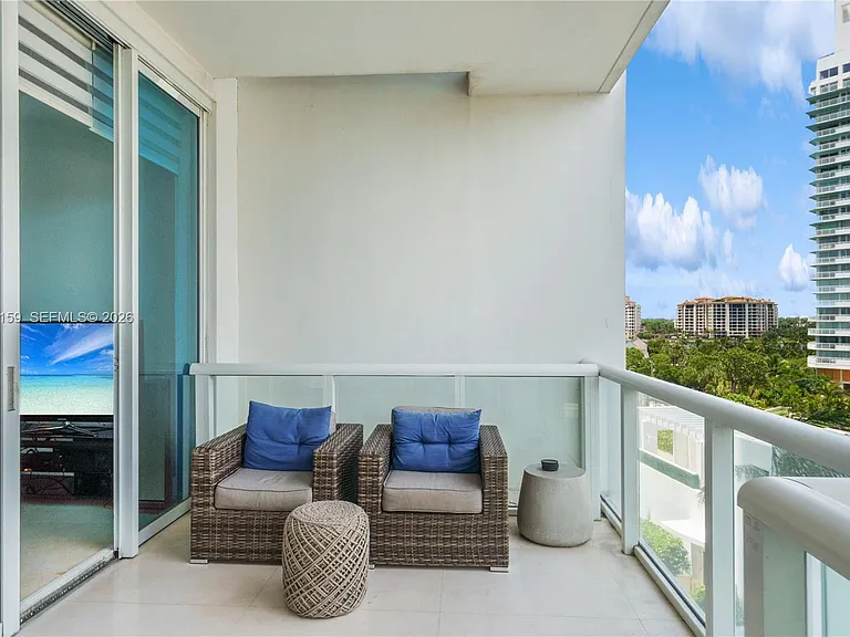 50 S Pointe Dr #805 — Photo 13
