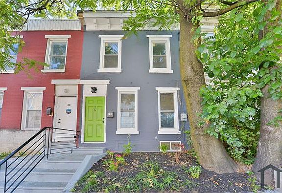 3rd image of 26 E Abbottsford Ave
