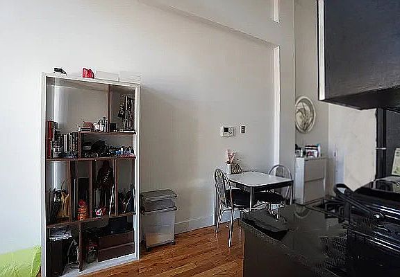 4th image of 170 Meserole St APT 4R