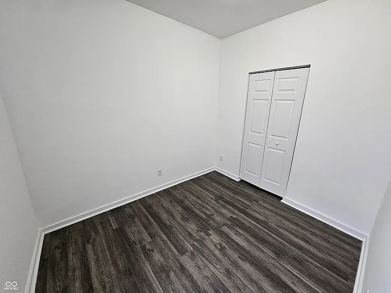 2121 Webb St — Photo 15