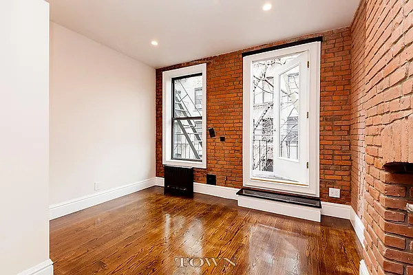 Rented by Town Residential | media 21