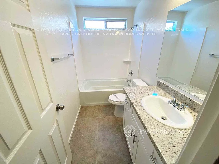 6626 W Polk St — Photo 11