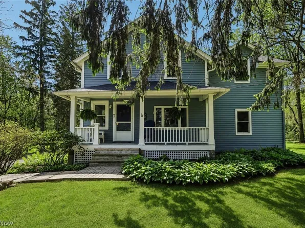 559 Solon Rd, Chagrin Falls, OH 44022