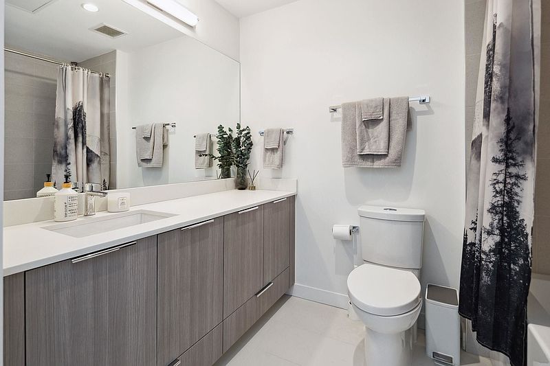 North Vancouver Apartment for rent - 3 Bedrooms — photo 20