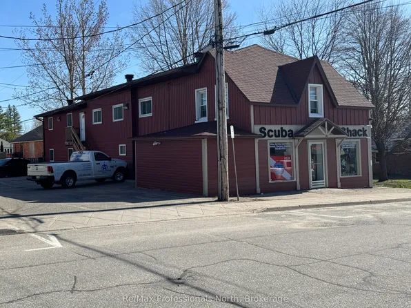 141 Hotchkiss St, Gravenhurst, ON P1P 1H6
