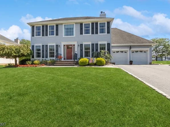 52 Crenshaw Dr, Mount Olive Twp., NJ 07836