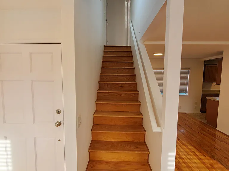 46 Thornton Ave #1/2 — Photo 10