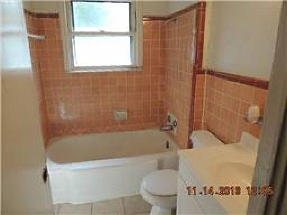 4th image of 1508 Rosemont St