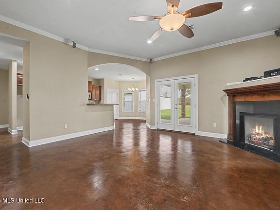 4th image of 8 Henry Murphy Rd