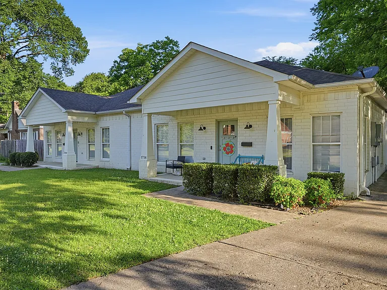 1716 College Ave — Photo 2