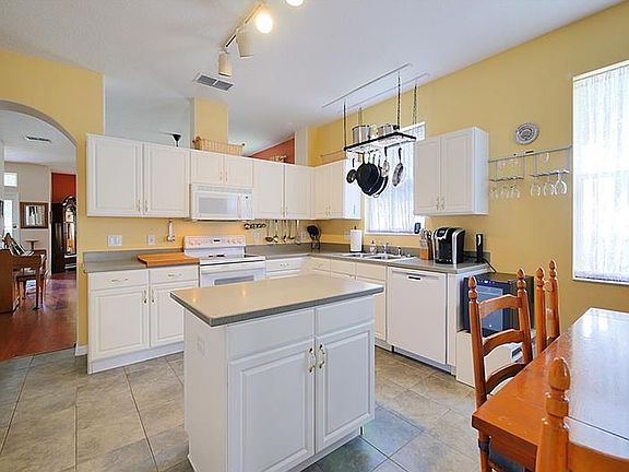 5th image of 465 Rob Roy Dr