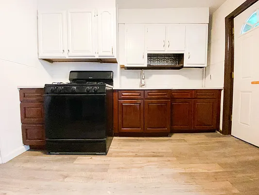 Rented by RealTegrity NY LLC | media 27