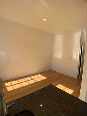 Rented by Cargon Realty | media 10