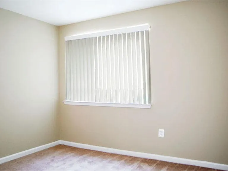 7 McCausland Pl — Photo 6