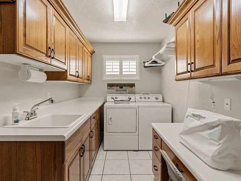 929 S Golda Ave — Photo 34