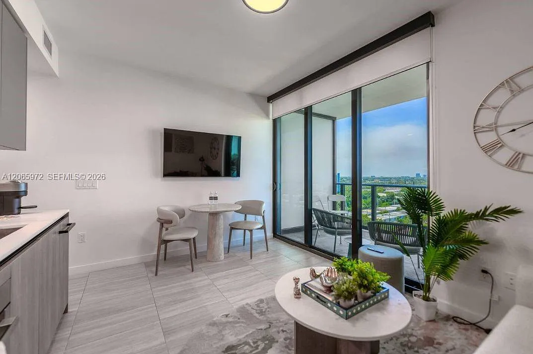 1 bed, 1.0 bath, 425 sqft, $3,500 — Photo 3