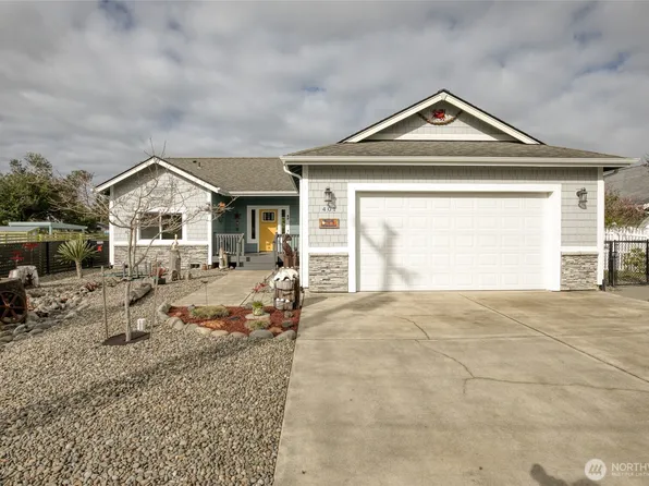 401 Canal Drive SE, Ocean Shores, WA 98569