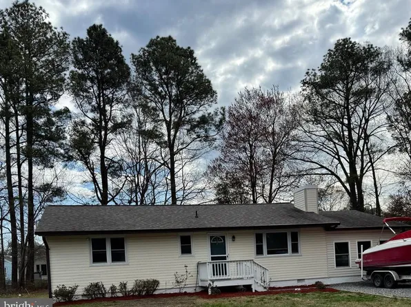 55 Stratford Dr, Colonial Beach, VA 22443