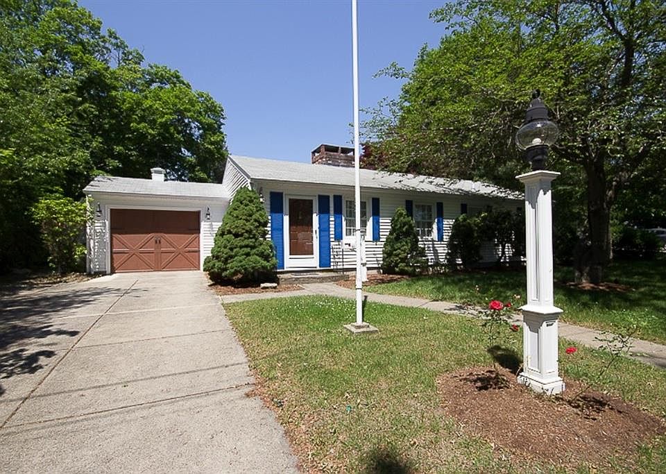 1st image of 131 Bradford Ave