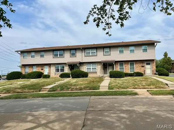 3171 Carefree Ln, Florissant, MO 63033