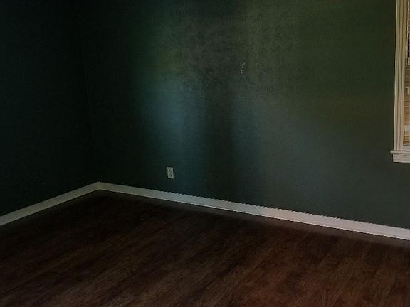 5th image of 100 Bradley Dr