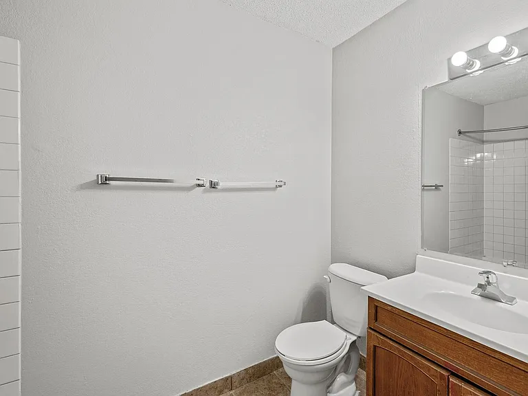 River Ridge Apartments — Photo 128