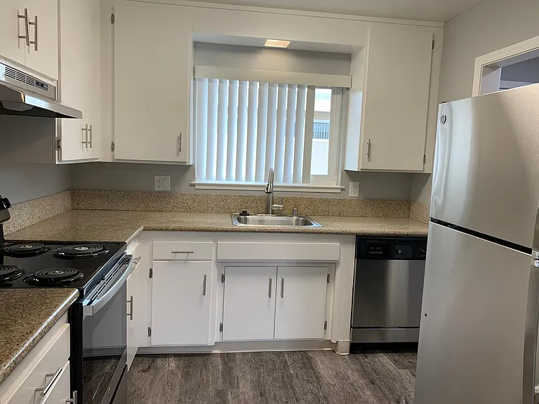 415 Acalanes Apartments — Photo 12