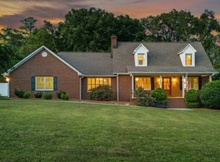 3046 Hawthorne St, Athens, TN 37303